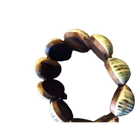 Shell on Wood elastic Bracelet - Picture 5 of 5